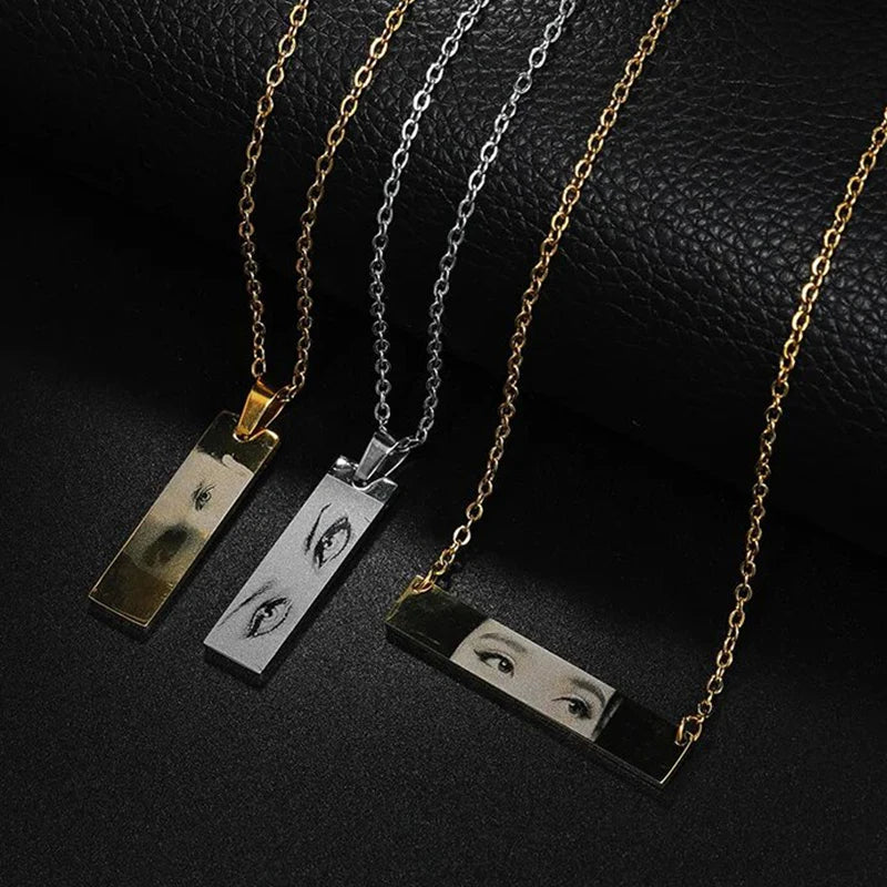 Collar personalizado con grabado de ojo