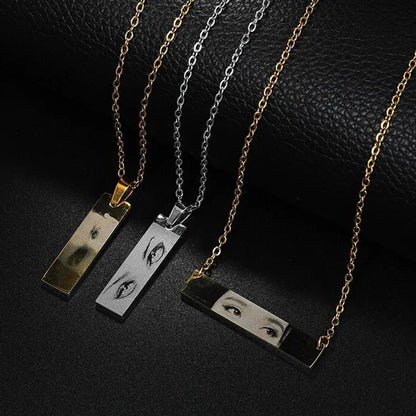 Collar personalizado con grabado de ojo